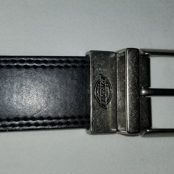 WOMENS belt. Dickies Reversible Belt (Black & Brown) Woman's - Picture 2 of 4